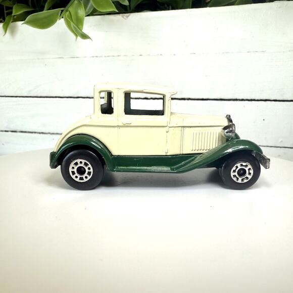 Vintage Lesney Matchbox Lot of 3 Classic Sedans - 1970/80s Cream Die Cast Cars - Picture 2 of 5